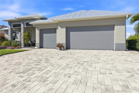 Villa ou maison à vendre à Cape Coral, Floride: 5 chambres, 249.72 m2 № 2127518 - photo 5