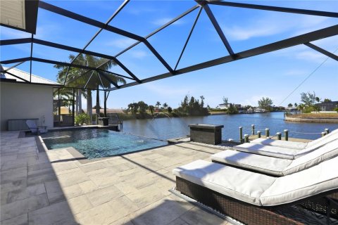 Villa ou maison à vendre à Cape Coral, Floride: 5 chambres, 249.72 m2 № 2127518 - photo 23