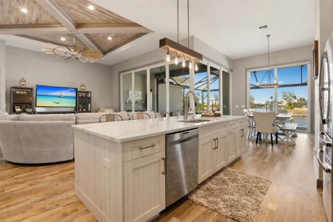 Villa ou maison à vendre à Cape Coral, Floride: 5 chambres, 249.72 m2 № 2127518 - photo 12