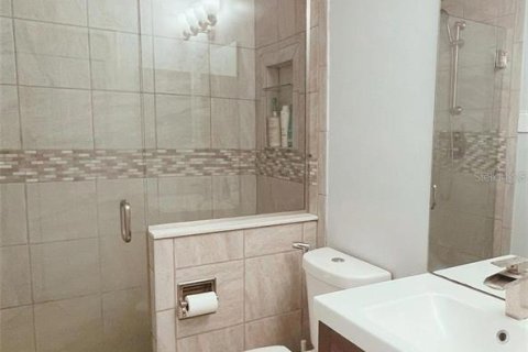Casa en venta en Orlando, Florida, 5 dormitorios, 262.45 m2 № 1901912 - foto 23