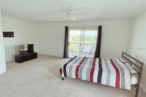 Casa en venta en Orlando, Florida, 5 dormitorios, 262.45 m2 № 1901912 - foto 18
