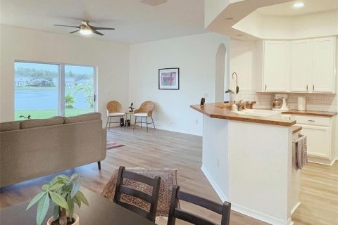 Casa en venta en Orlando, Florida, 5 dormitorios, 262.45 m2 № 1901912 - foto 2