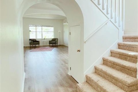 Casa en venta en Orlando, Florida, 5 dormitorios, 262.45 m2 № 1901912 - foto 15