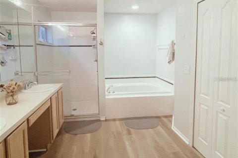 Casa en venta en Orlando, Florida, 5 dormitorios, 262.45 m2 № 1901912 - foto 20