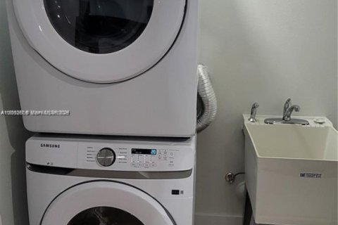 Appartement à louer à Miami, Floride: 2 chambres, 92.9 m2 № 2085388 - photo 5