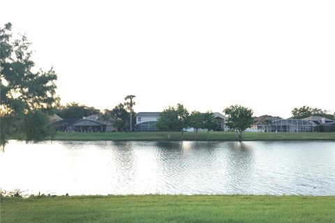 Villa ou maison à louer à Orlando, Floride: 4 chambres, 215.63 m2 № 1768043 - photo 3