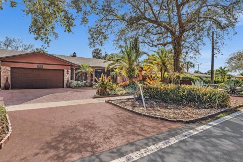 Casa en venta en Fort Lauderdale, Florida, 4 dormitorios, 165.92 m2 № 2262648 - foto 16