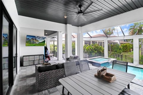 House in Apollo Beach, Florida 4 bedrooms, 363.62 sq.m. № 2207603 - photo 6