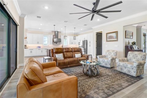 House in Apollo Beach, Florida 4 bedrooms, 363.62 sq.m. № 2207603 - photo 11