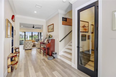 House in Apollo Beach, Florida 4 bedrooms, 363.62 sq.m. № 2207603 - photo 8