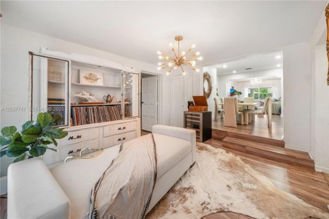 Casa en alquiler en Miami, Florida, 4 dormitorios № 2083609 - foto 18