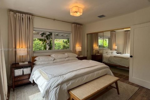 Casa en alquiler en Miami, Florida, 4 dormitorios № 2083609 - foto 7