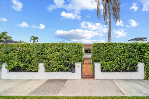 Casa en alquiler en Miami, Florida, 4 dormitorios № 2083609 - foto 3