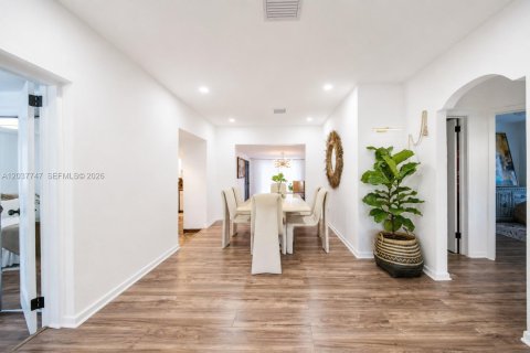 Casa en alquiler en Miami, Florida, 4 dormitorios № 2083609 - foto 19