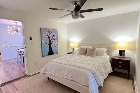 Casa en alquiler en Miami, Florida, 4 dormitorios № 2083609 - foto 11