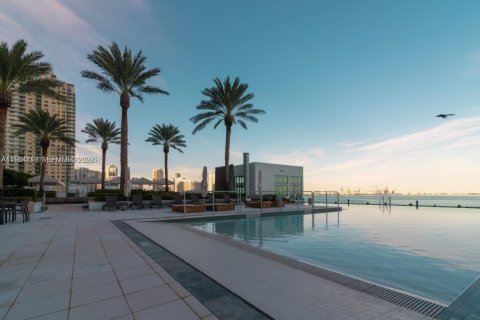 Condo à Miami, Floride, 3 chambres  № 2027048