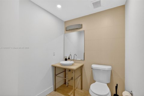 Condominio en venta en Miami, Florida, 3 dormitorios, 140.75 m2 № 2034318 - foto 17