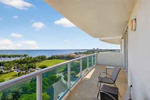 Condominio en venta en Miami, Florida, 3 dormitorios, 140.75 m2 № 2034318 - foto 3