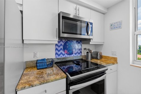 Condominio en venta en Miami, Florida, 3 dormitorios, 140.75 m2 № 2034318 - foto 9