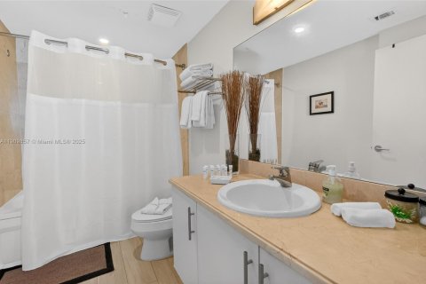 Condominio en venta en Miami, Florida, 3 dormitorios, 140.75 m2 № 2034318 - foto 12