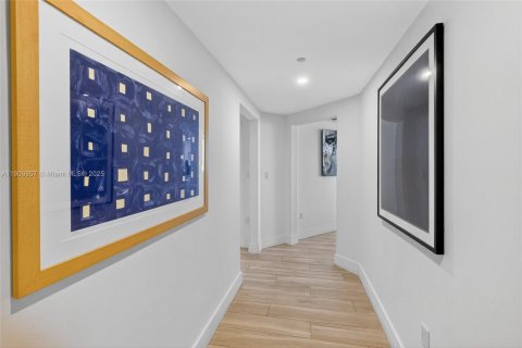 Condominio en venta en Miami, Florida, 3 dormitorios, 140.75 m2 № 2034318 - foto 18