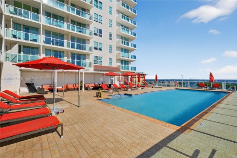Condominio en venta en Miami, Florida, 3 dormitorios, 140.75 m2 № 2034318 - foto 28