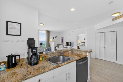 Condominio en venta en Miami, Florida, 3 dormitorios, 140.75 m2 № 2034318 - foto 10