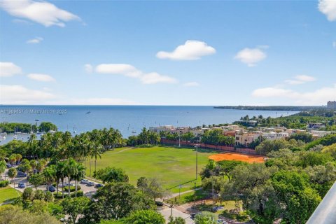 Condominio en venta en Miami, Florida, 3 dormitorios, 140.75 m2 № 2034318 - foto 2