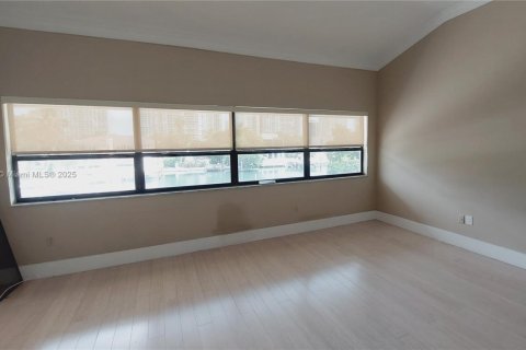 Adosado en venta en Sunny Isles Beach, Florida, 3 dormitorios, 210.42 m2 № 1967446 - foto 12