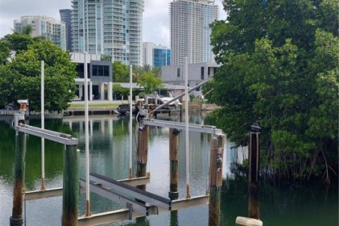 Adosado en venta en Sunny Isles Beach, Florida, 3 dormitorios, 210.42 m2 № 1967446 - foto 4