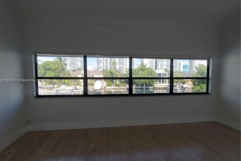 Touwnhouse à vendre à Sunny Isles Beach, Floride: 3 chambres, 210.42 m2 № 1967446 - photo 24