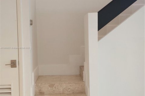 Touwnhouse à vendre à Sunny Isles Beach, Floride: 3 chambres, 210.42 m2 № 1967446 - photo 15