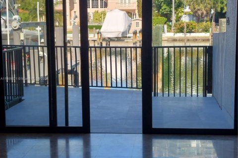 Touwnhouse à vendre à Sunny Isles Beach, Floride: 3 chambres, 210.42 m2 № 1967446 - photo 17