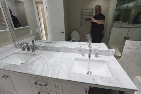 Adosado en venta en Sunny Isles Beach, Florida, 3 dormitorios, 210.42 m2 № 1967446 - foto 8