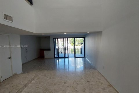 Touwnhouse à vendre à Sunny Isles Beach, Floride: 3 chambres, 210.42 m2 № 1967446 - photo 20