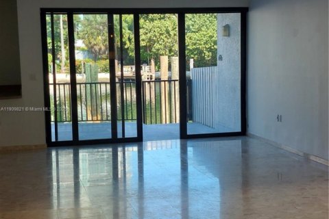 Touwnhouse à vendre à Sunny Isles Beach, Floride: 3 chambres, 210.42 m2 № 1967446 - photo 14