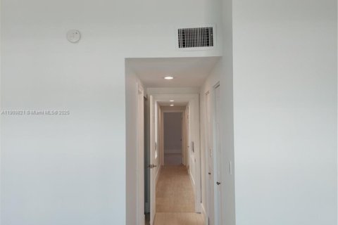 Touwnhouse à vendre à Sunny Isles Beach, Floride: 3 chambres, 210.42 m2 № 1967446 - photo 26