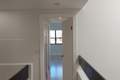 Touwnhouse à vendre à Sunny Isles Beach, Floride: 3 chambres, 210.42 m2 № 1967446 - photo 23