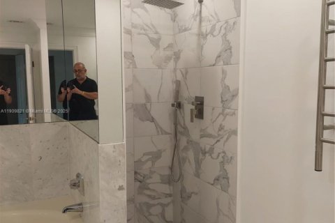 Adosado en venta en Sunny Isles Beach, Florida, 3 dormitorios, 210.42 m2 № 1967446 - foto 9