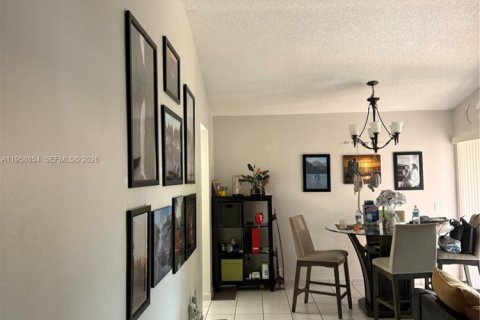 Adosado en alquiler en Miami, Florida, 1 dormitorio, 65.96 m2 № 2021048 - foto 7