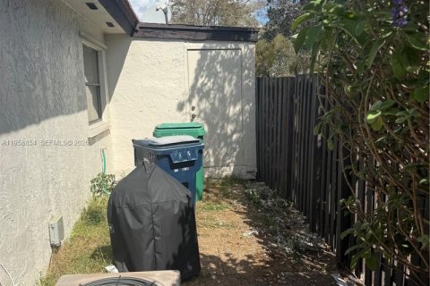Adosado en alquiler en Miami, Florida, 1 dormitorio, 65.96 m2 № 2021048 - foto 10