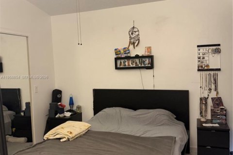 Adosado en alquiler en Miami, Florida, 1 dormitorio, 65.96 m2 № 2021048 - foto 8