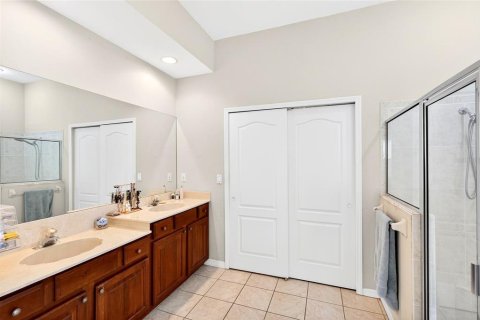 House in Land O' Lakes, Florida 4 bedrooms, 285.95 sq.m. № 2142280 - photo 6