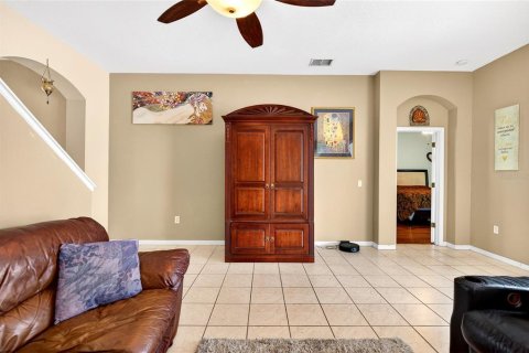 House in Land O' Lakes, Florida 4 bedrooms, 285.95 sq.m. № 2142280 - photo 25