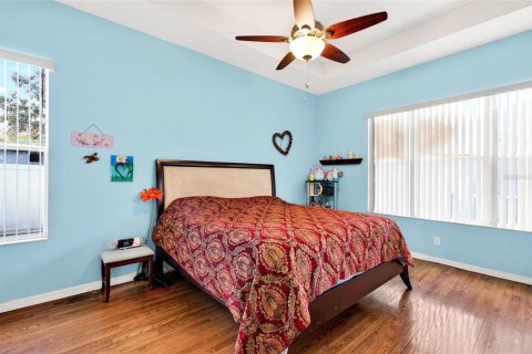 House in Land O' Lakes, Florida 4 bedrooms, 285.95 sq.m. № 2142280 - photo 4