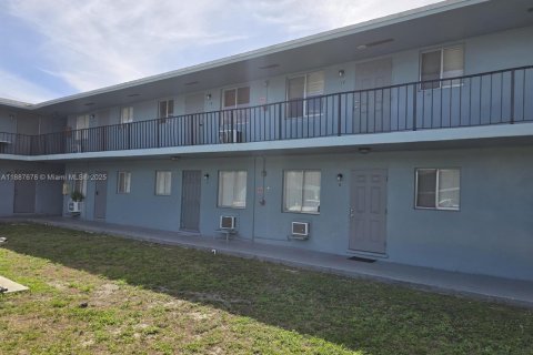 Condominio en alquiler en Lake Worth, Florida, 1 dormitorio, 48.77 m2 № 1941735 - foto 4