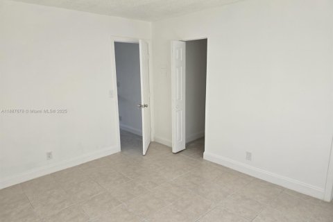 Condominio en alquiler en Lake Worth, Florida, 1 dormitorio, 48.77 m2 № 1941735 - foto 11