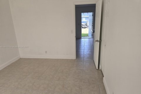 Condominio en alquiler en Lake Worth, Florida, 1 dormitorio, 48.77 m2 № 1941735 - foto 9