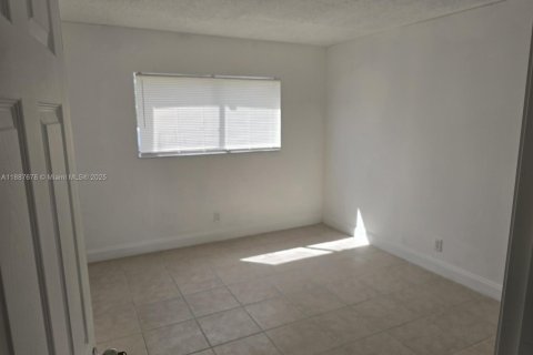 Condominio en alquiler en Lake Worth, Florida, 1 dormitorio, 48.77 m2 № 1941735 - foto 14
