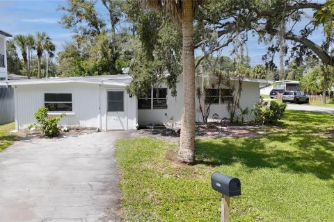 Villa ou maison à New Port Richey, Floride 4 chambres, 96.06 m2 № 2303112